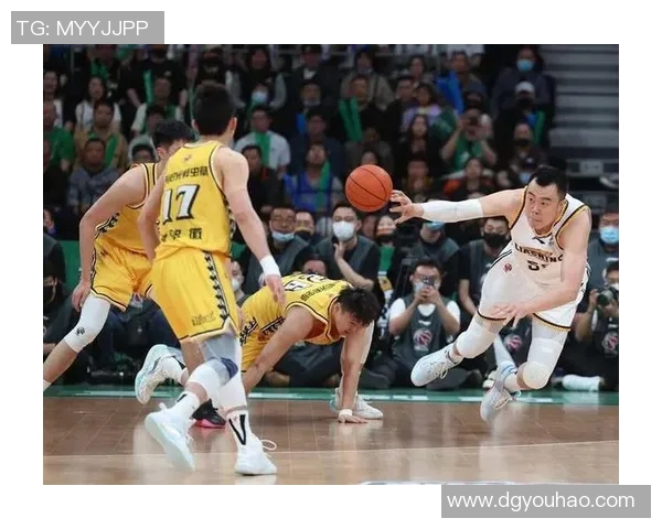 九台队与辽宁队在CBA赛场的激烈对决展现篮球魅力与团队精神